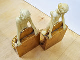 Pair of Art Deco Style Bookends in the Form of Two Nudes Standing on Shells (24cm high, Cast Resin)